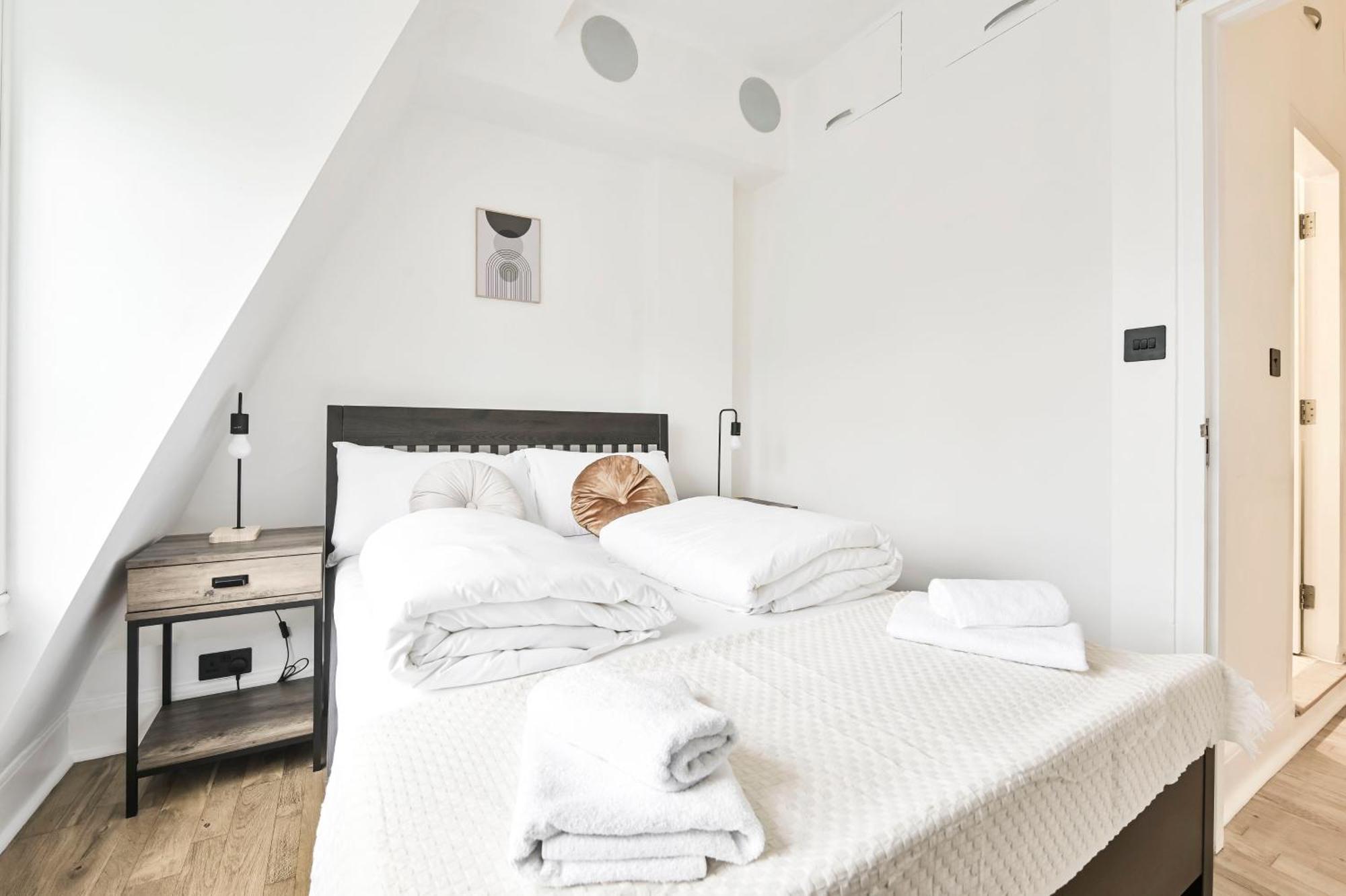 Wonderful Fitzrovia 3 Bed Apartment Londra Dış mekan fotoğraf